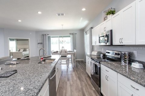 House in Lakeland, Florida 4 bedrooms, 188.5 sq.m. № 1902845 - photo 6