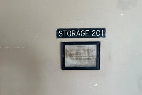 Condo in Oakland Park, Florida, 1 bedroom  № 1927788 - photo 20