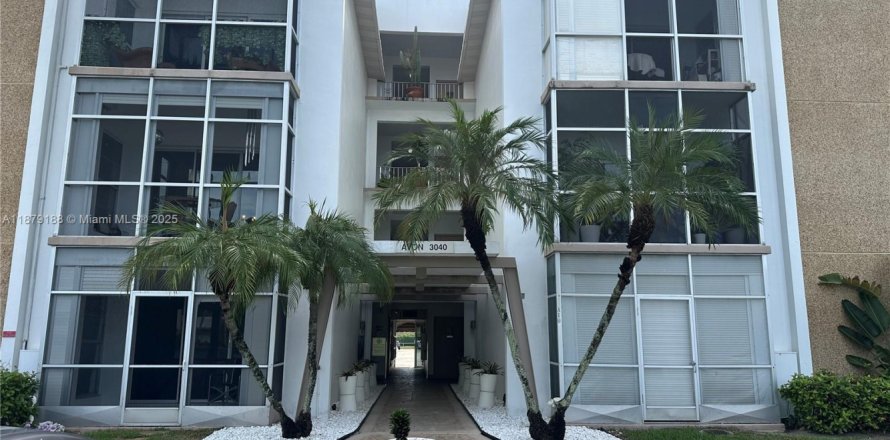 Condo in Oakland Park, Florida, 1 bedroom  № 1927788