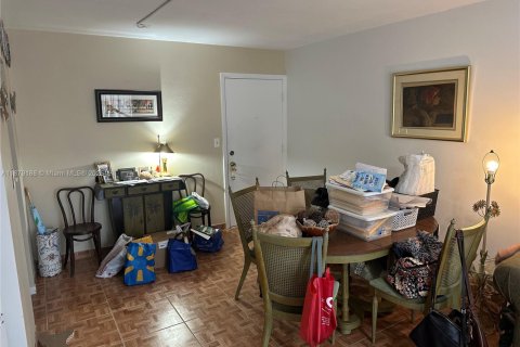 Condo in Oakland Park, Florida, 1 bedroom  № 1927788 - photo 11