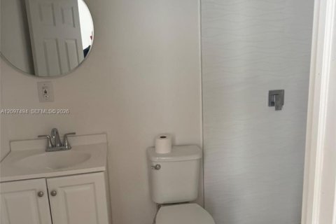 Immobilier commercial à louer à Miami, Floride: 1 chambre, 131.83 m2 № 2407738 - photo 3
