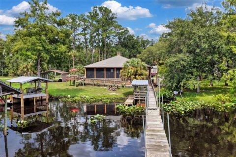 House in Chiefland, Florida 4 bedrooms, 212 sq.m. № 2304748