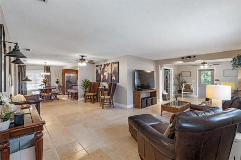 House in Palm Coast, Florida 5 bedrooms, 185.34 sq.m. № 1905489 - photo 6
