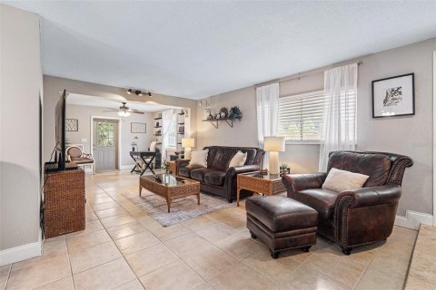House in Palm Coast, Florida 5 bedrooms, 185.34 sq.m. № 1905489 - photo 7