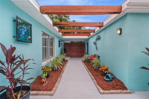 House in Palm Coast, Florida 5 bedrooms, 185.34 sq.m. № 1905489 - photo 3