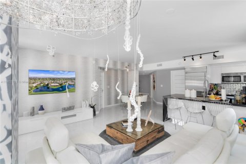 Condominio en alquiler en Miami, Florida, 2 dormitorios, 102.19 m2 № 1953601 - foto 9