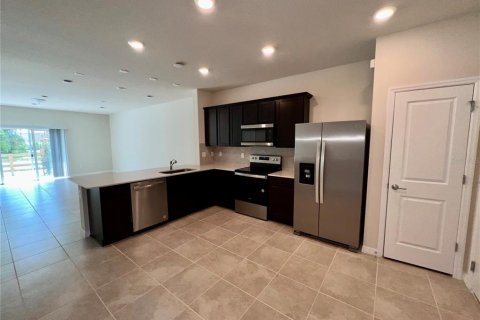 Adosado en alquiler en Kissimmee, Florida, 3 dormitorios, 157.84 m2 № 1876927 - foto 2