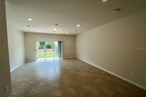 Townhouse in CYPRESS CAY in Kissimmee, Florida 3 bedrooms, 157.84 sq.m. № 1876927 - photo 4