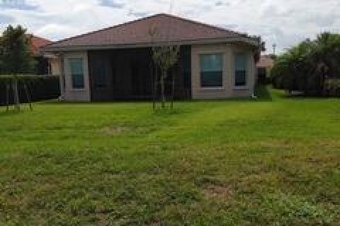 Casa en venta en Fort Myers, Florida, 4 dormitorios, 226.5 m2 № 2247849 - foto 3