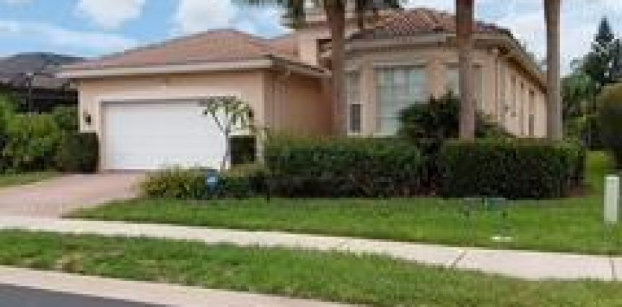 Casa en Fort Myers, Florida 4 dormitorios, 226.5 m2 № 2247849