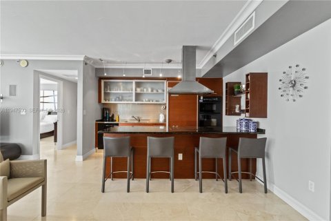Condominio en venta en Hallandale Beach, Florida, 2 dormitorios, 165.55 m2 № 2004104 - foto 4