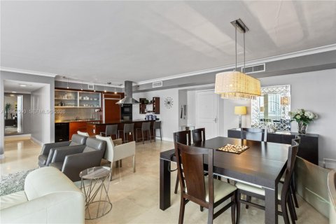 Condominio en venta en Hallandale Beach, Florida, 2 dormitorios, 165.55 m2 № 2004104 - foto 8