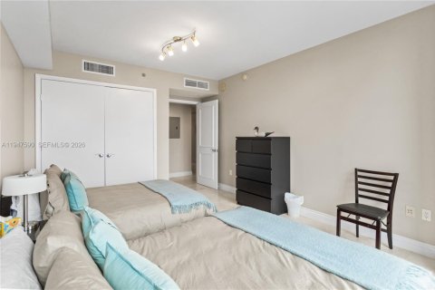 Condominio en venta en Hallandale Beach, Florida, 2 dormitorios, 165.55 m2 № 2004104 - foto 29