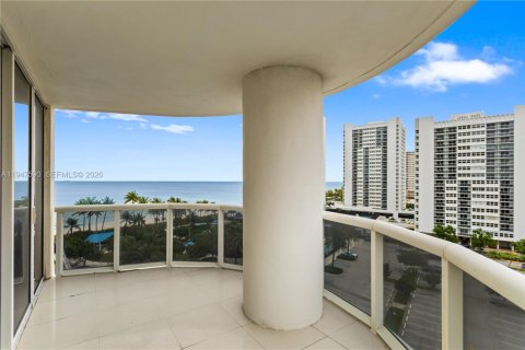 Condominio en venta en Hallandale Beach, Florida, 2 dormitorios, 165.55 m2 № 2004104 - foto 19