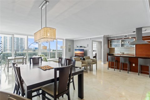 Condominio en venta en Hallandale Beach, Florida, 2 dormitorios, 165.55 m2 № 2004104 - foto 7