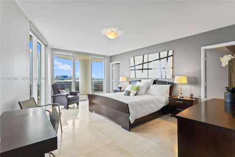 Condominio en venta en Hallandale Beach, Florida, 2 dormitorios, 165.55 m2 № 2004104 - foto 20