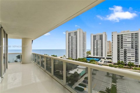 Condominio en venta en Hallandale Beach, Florida, 2 dormitorios, 165.55 m2 № 2004104 - foto 16