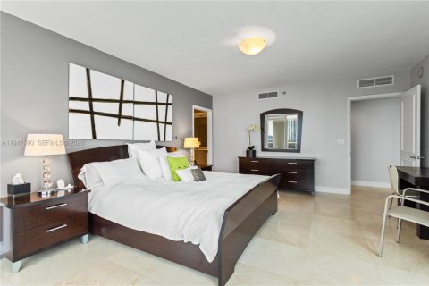 Condominio en venta en Hallandale Beach, Florida, 2 dormitorios, 165.55 m2 № 2004104 - foto 21