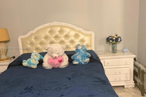 Condo in Hialeah, Florida, 1 bedroom  № 2004983 - photo 4