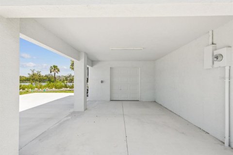 House in New Port Richey, Florida 2 bedrooms, 65.59 sq.m. № 1808517 - photo 2