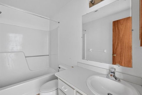 Copropriété à vendre à Winter Haven, Floride: 2 chambres, 116.31 m2 № 1817302 - photo 22
