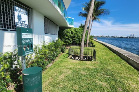 Copropriété à vendre à Miami Beach, Floride: 2 chambres, 125.05 m2 № 2399879 - photo 19