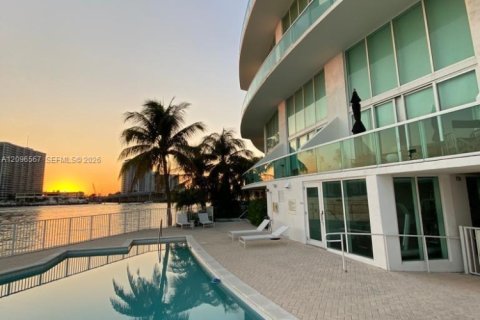 Copropriété à vendre à Miami Beach, Floride: 2 chambres, 125.05 m2 № 2399879 - photo 15