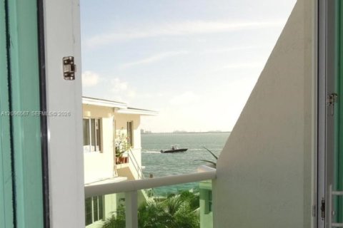 Copropriété à vendre à Miami Beach, Floride: 2 chambres, 125.05 m2 № 2399879 - photo 13