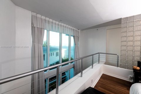 Copropriété à vendre à Miami Beach, Floride: 2 chambres, 125.05 m2 № 2399879 - photo 10