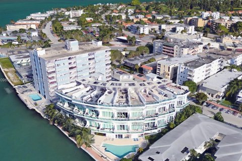 Copropriété à vendre à Miami Beach, Floride: 2 chambres, 125.05 m2 № 2399879 - photo 28