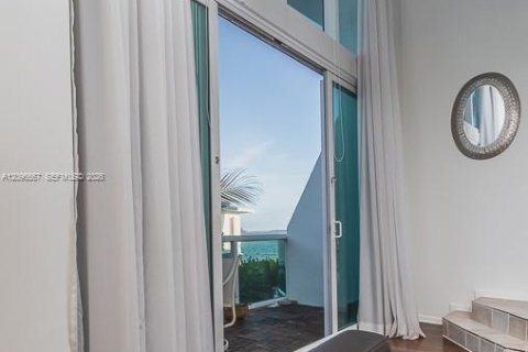 Copropriété à vendre à Miami Beach, Floride: 2 chambres, 125.05 m2 № 2399879 - photo 4
