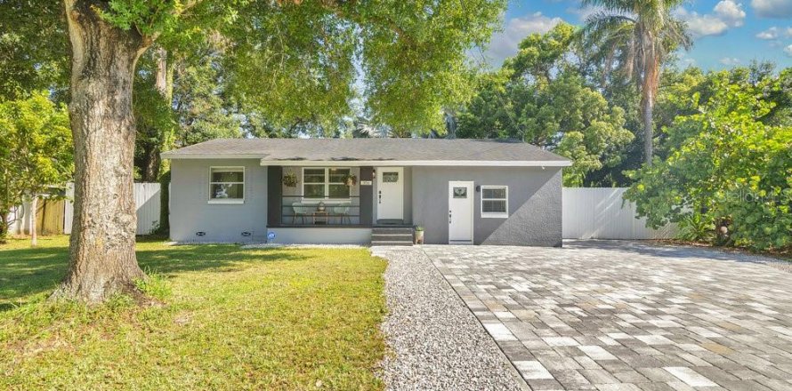 House in Orlando, Florida 3 bedrooms, 104.52 sq.m. № 1793959