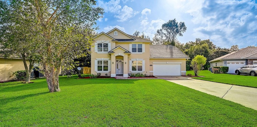 House in Jacksonville, Florida 5 bedrooms, 264.68 sq.m. № 765834