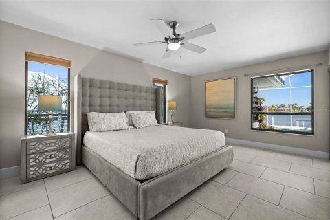 Casa en venta en Cape Coral, Florida, 3 dormitorios, 214.23 m2 № 1717265 - foto 23