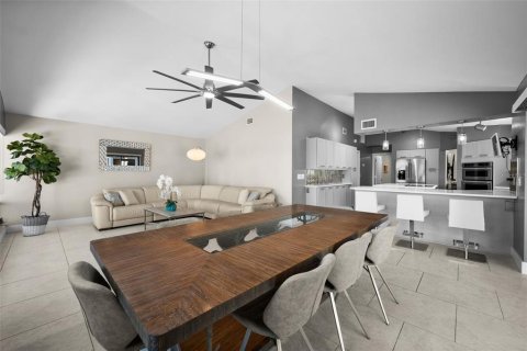 Casa en venta en Cape Coral, Florida, 3 dormitorios, 214.23 m2 № 1717265 - foto 19