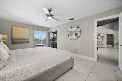 Casa en venta en Cape Coral, Florida, 3 dormitorios, 214.23 m2 № 1717265 - foto 24