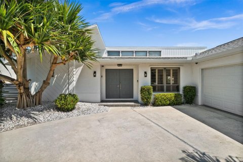 Casa en venta en Cape Coral, Florida, 3 dormitorios, 214.23 m2 № 1717265 - foto 4