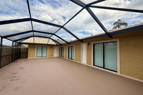 Townhouse in Palm Beach Gardens, Florida 3 bedrooms, 118.54 sq.m. № 1768203 - photo 1