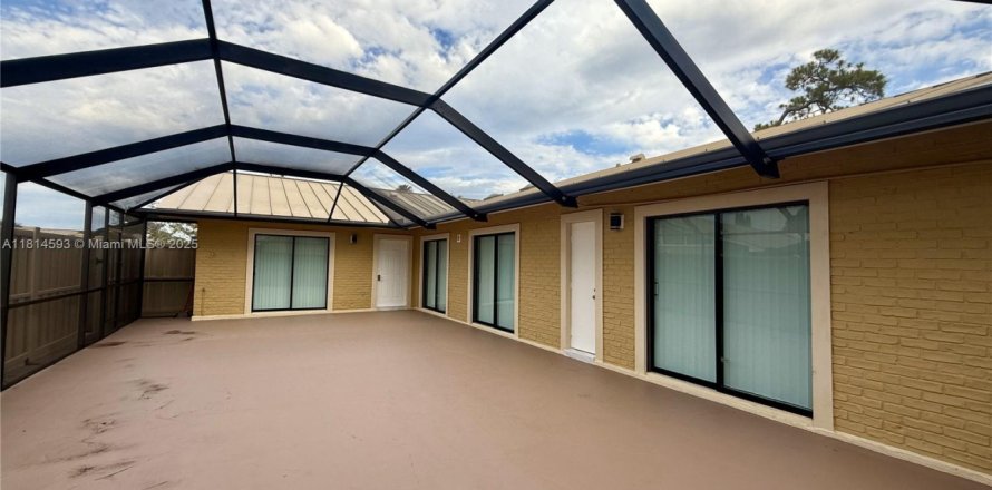 Townhouse in Palm Beach Gardens, Florida 3 bedrooms, 118.54 sq.m. № 1768203