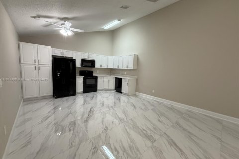 Townhouse in Palm Beach Gardens, Florida 3 bedrooms, 118.54 sq.m. № 1768203 - photo 11