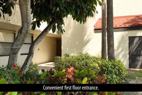 Condo in Delray Beach, Florida, 2 bedrooms № 1979343 - photo 3