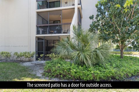 Condo in Delray Beach, Florida, 2 bedrooms № 1979343 - photo 28