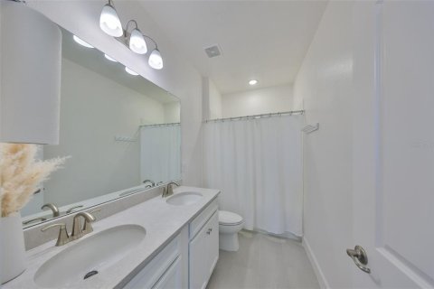 House in Apollo Beach, Florida 4 bedrooms, 211.17 sq.m. № 1677332 - photo 22