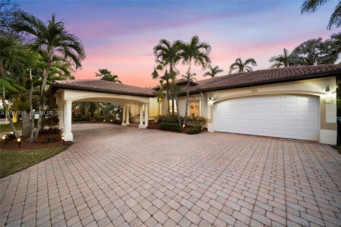 Купить виллу или дом в Майами, Флорида 5 спален, 277.41м2, № 1999338 - фото 8