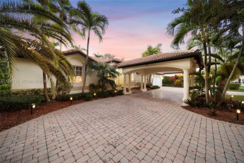 Купить виллу или дом в Майами, Флорида 5 спален, 277.41м2, № 1999338 - фото 7