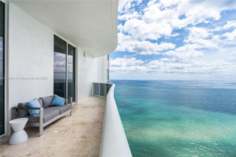 Снять в аренду кондоминиум в Санни-Айлс-Бич, Флорида 3 спальни, 183.85м2, № 1959443 - фото 20