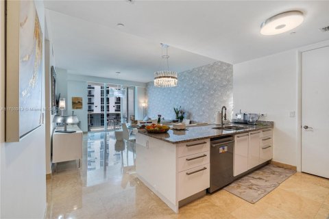 Снять в аренду кондоминиум в Санни-Айлс-Бич, Флорида 3 спальни, 183.85м2, № 1959443 - фото 13