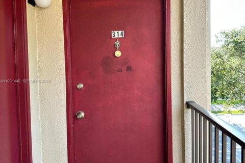 Condominio en venta en Pembroke Pines, Florida, 2 dormitorios, 108.32 m2 № 2034695 - foto 29