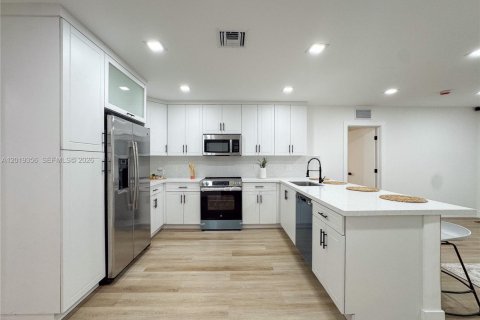 Casa en venta en Oakland Park, Florida, 3 dormitorios № 2078105 - foto 9