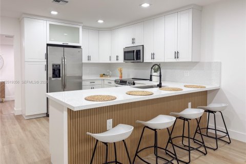 Casa en venta en Oakland Park, Florida, 3 dormitorios № 2078105 - foto 8